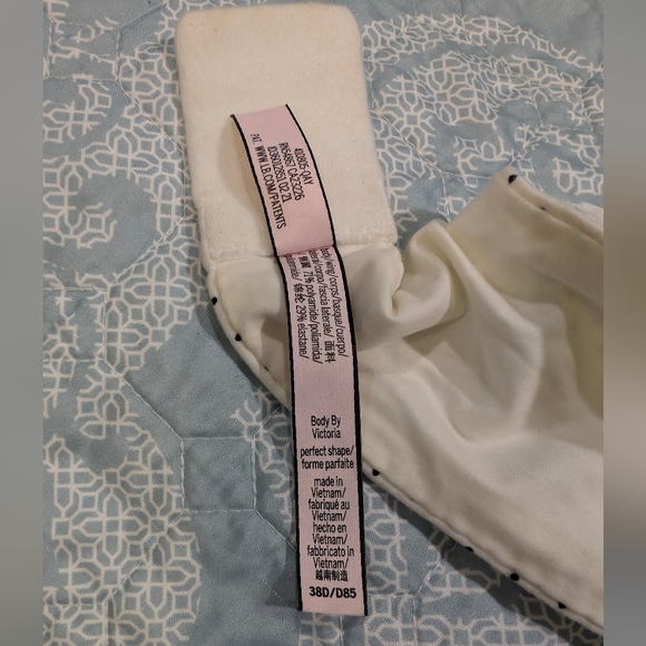 Victoria Secret - Picture 7 of 7